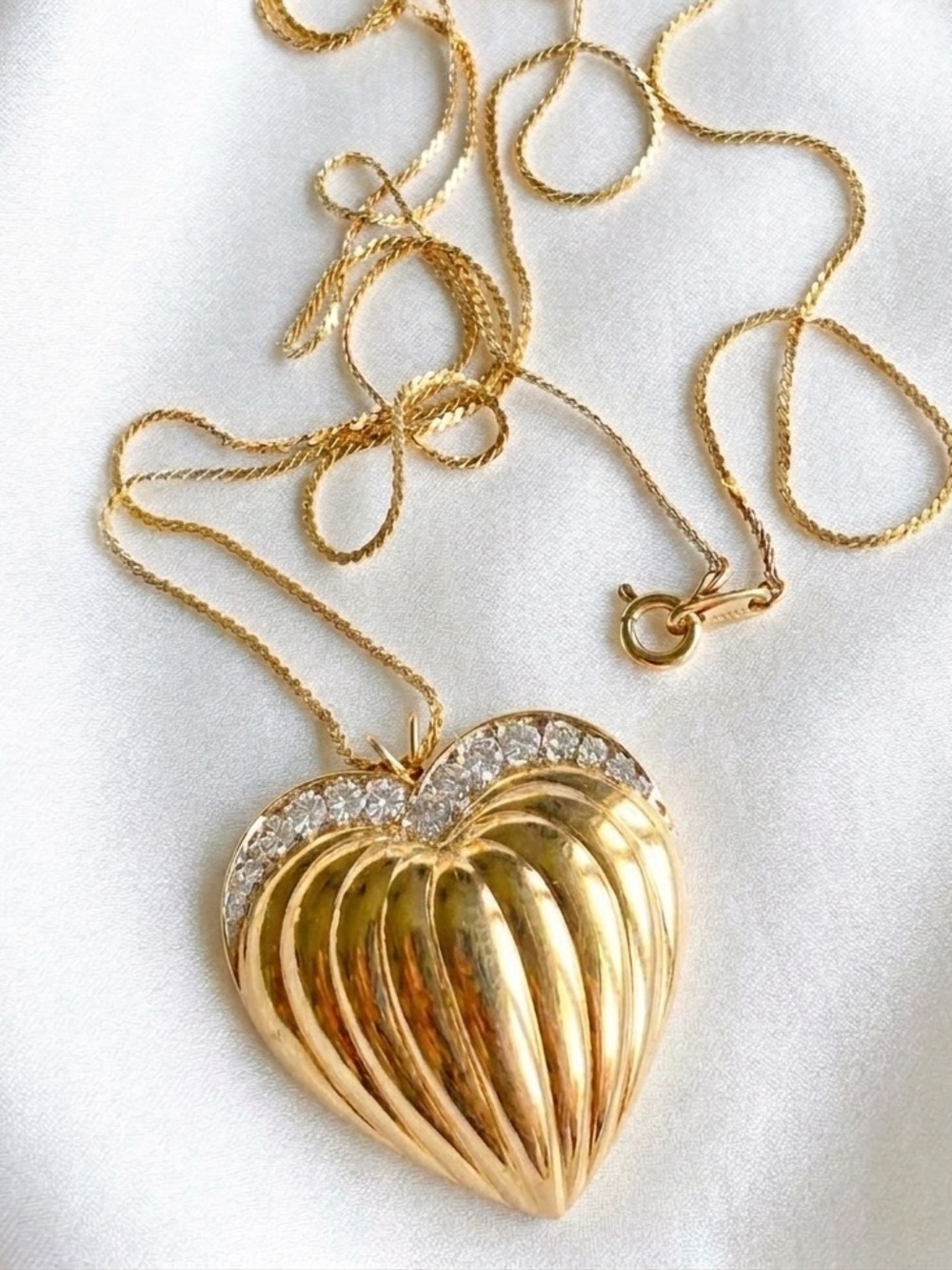 VTG Crown Trifari Fluted Puffy Heart Rhinestone Pendant Necklace Signed Set